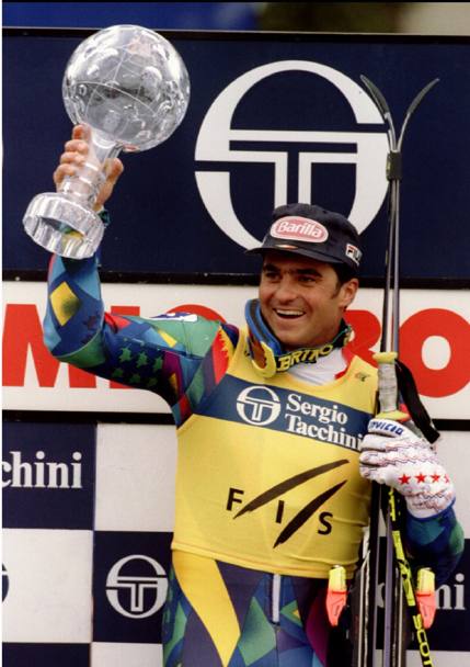 Bormio, 18 marzo 1995. Alberto Tomba conquista la Coppa del mondo assoluta, 20 anni dopo Gustav Thoeni. (REUTERS)